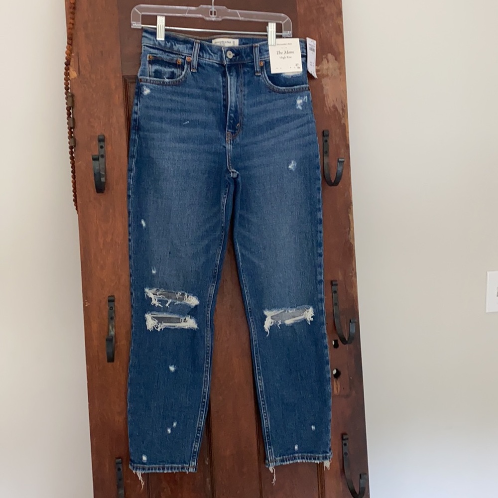 Abercrombie Jeans: “The Mom” High Rise 27 4R